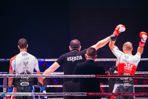 Kickboxingowa rywalizacja na najwyższym poziomie - 83 zdjęcie w galerii.